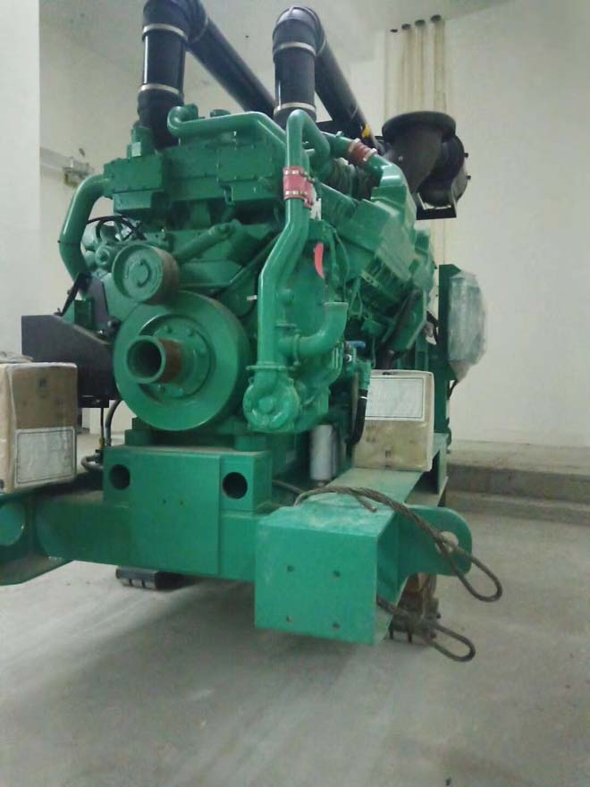青島院士港二期發(fā)電機設備安裝施工現(xiàn)場